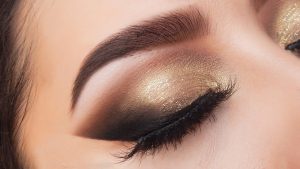 maquillaje para ropa negra