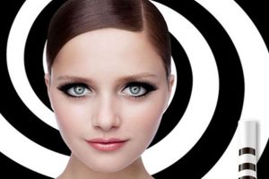 maquillaje ojos juntos