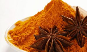 mascarilla con cúrcuma para desmanchar la piel