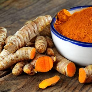 mascarilla con cúrcuma para desmanchar la piel
