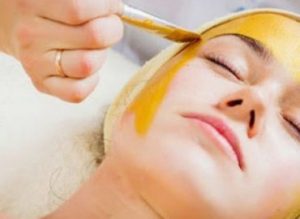 mascarilla con cúrcuma para desmanchar la piel