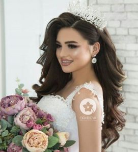 peinados para boda con corona