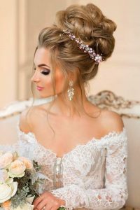 peinados para boda con corona
